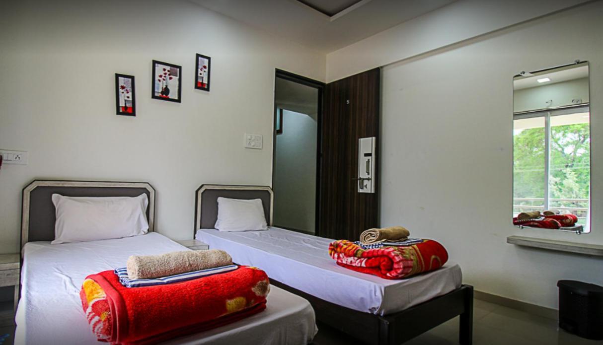 Stay Nc Homestay Nashik Luaran gambar
